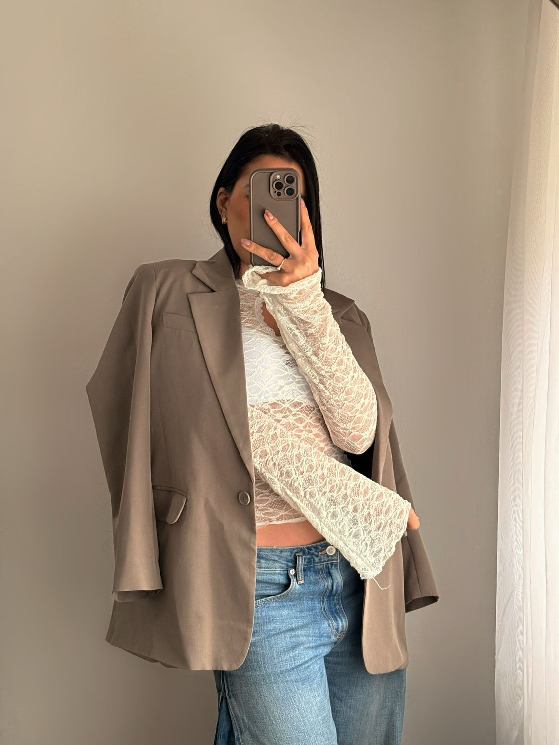 TOP DE ENCAJE Y MANGA OXFORD
