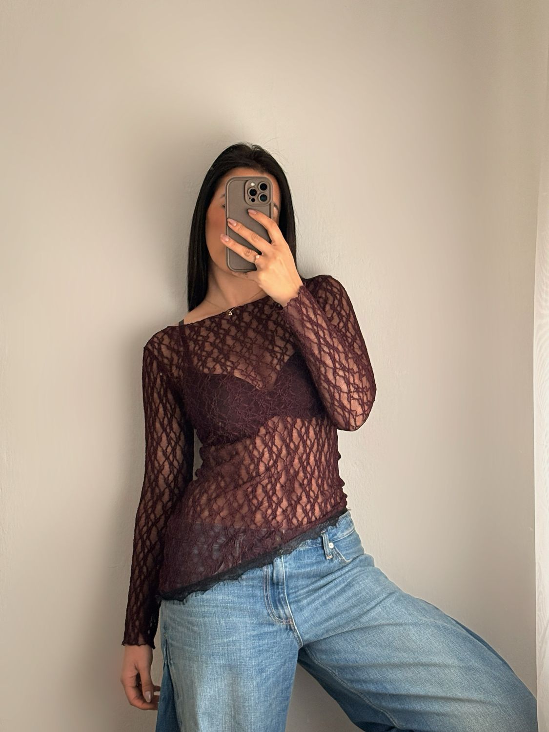 REMERA DE ENCAJE Y BORDADO