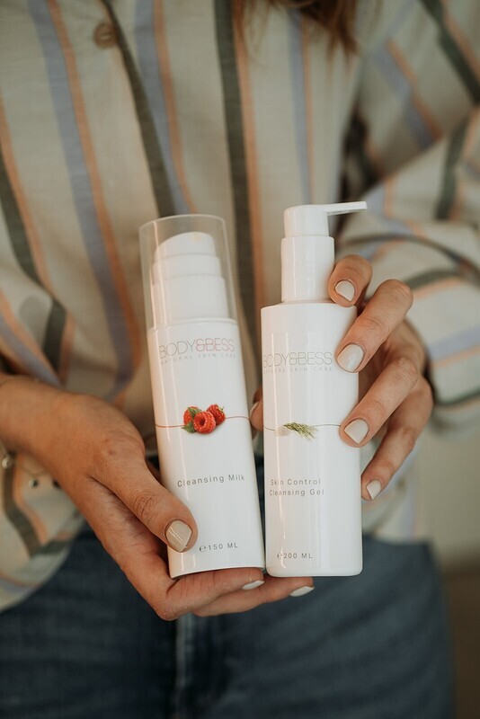 Cleansing milk