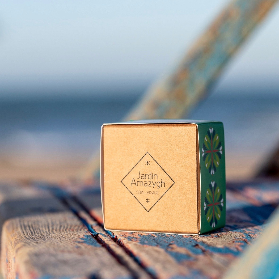 GALET D'ARGILE VERTE ET HUILE ESSENTIELLE DE TEA TREE ET DE LAVANDE