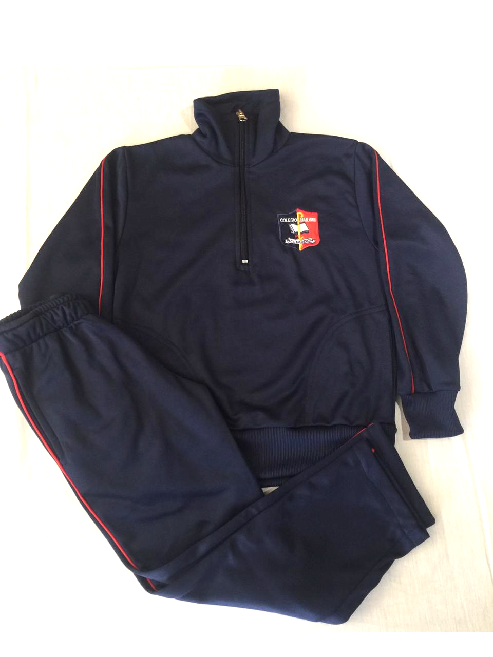 Equipo buzo y pantalon