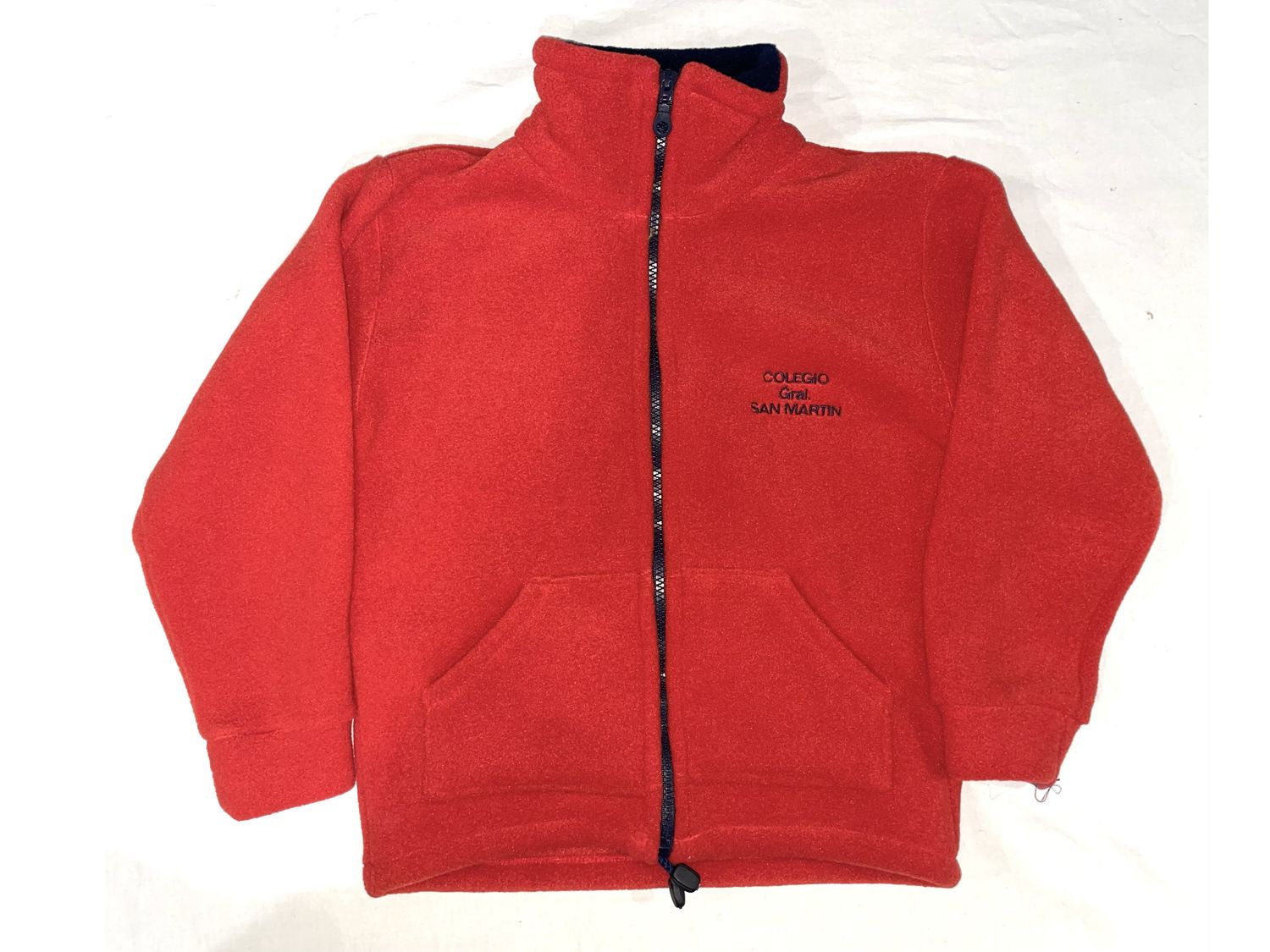 Campera de polar rojo