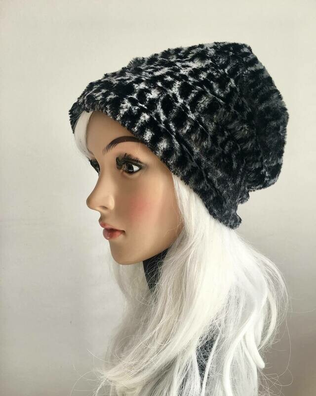 CAPPELLO IN PELLICCIA ECOLOGICA