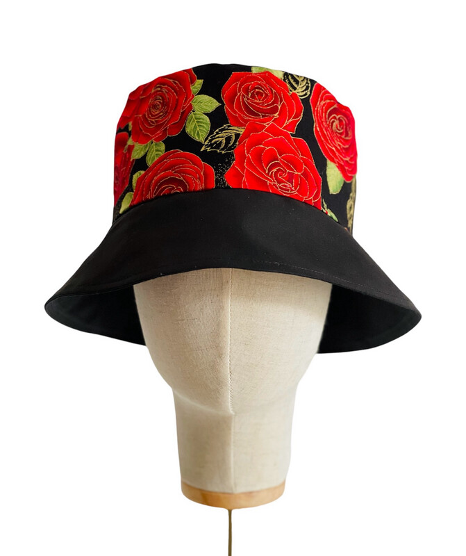BUCKET HAT