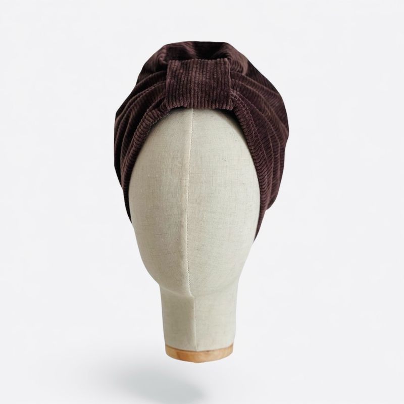 CAPPELLO A TURBANTE VELLUTO A COSTE MARRONE