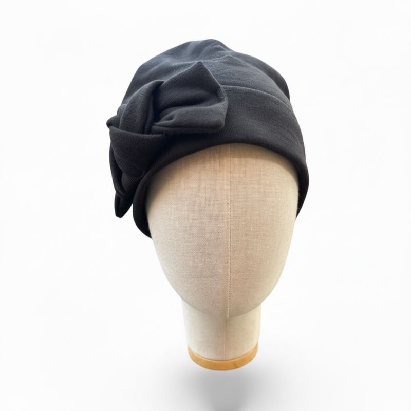 CAPPELLINO CON FIOCCO COTONE FELPATO