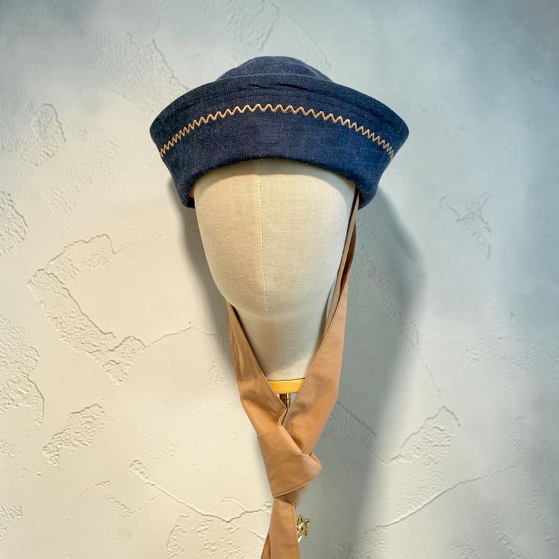 Cappellino da marinaio con nastro