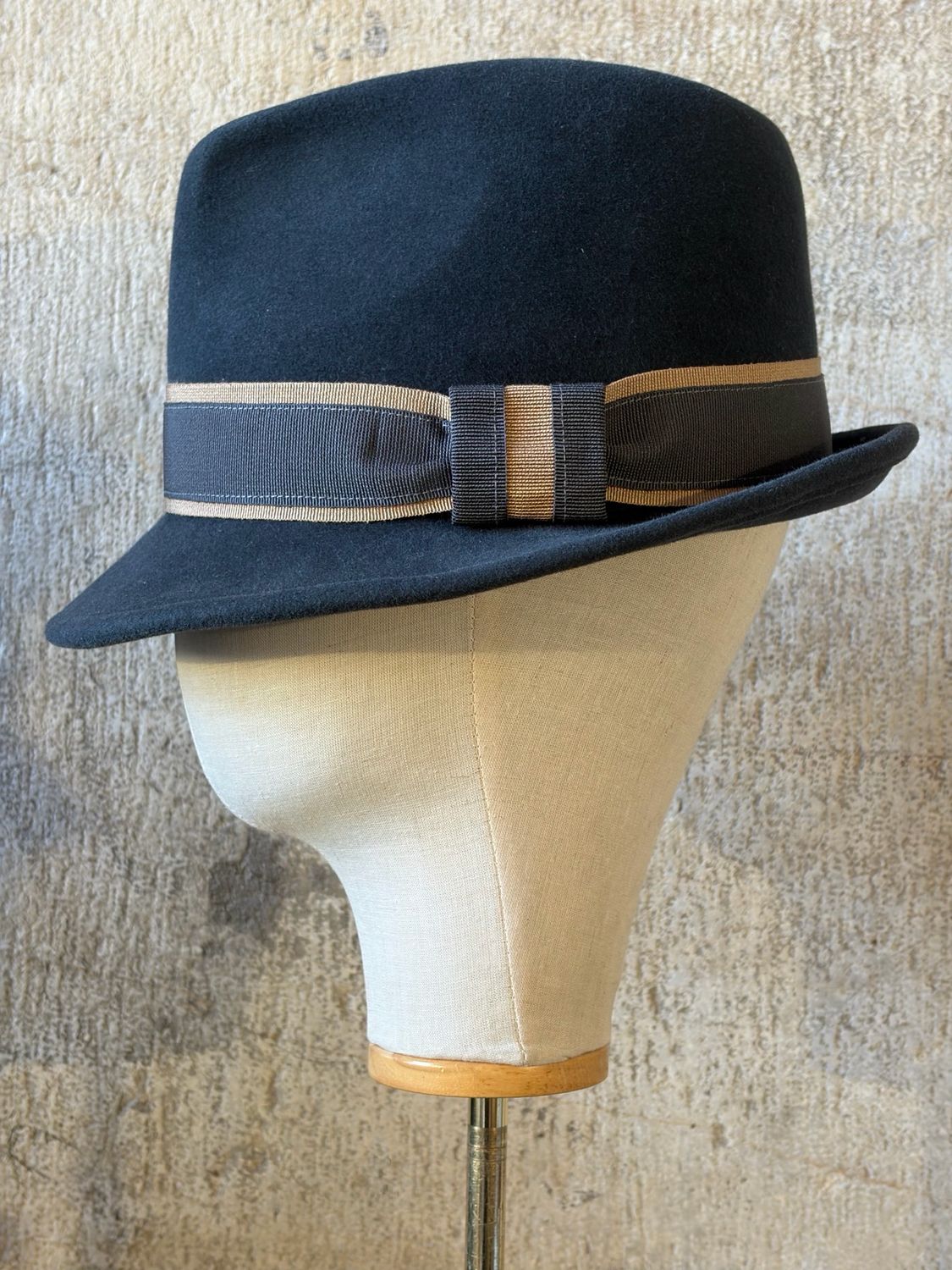 FEDORA TESA CORTA