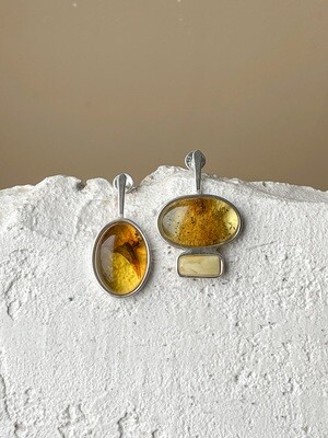 Серебряные асимметричные серьги с медовым янтарем, 5,42гр