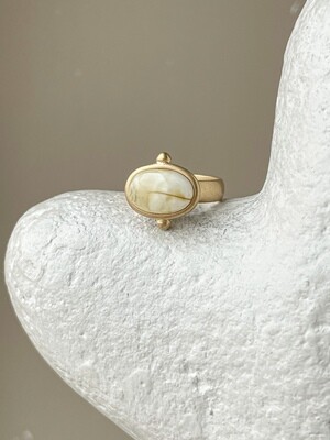 Кольцо в винтажном стиле с янтарем, размер 17