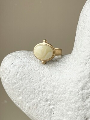 Кольцо в винтажном стиле с янтарем, размер 16,5