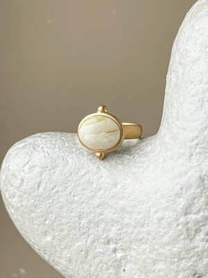 Кольцо в винтажном стиле с янтарем, размер 18