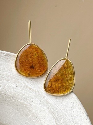 Wire hook earrings with honey amber 6,58g