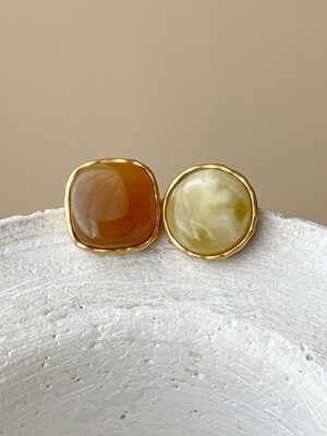 Studs earrings with amber 8,84g