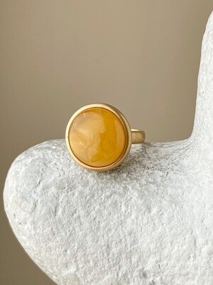 Large ring with honey amber, size 17