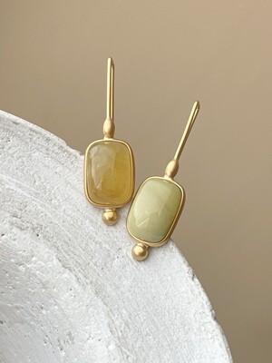 Hook earrings with amber, 5,02g