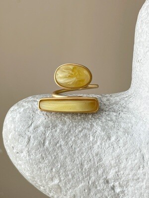Double ring with honey amber, size 17,5