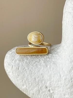 Double ring with honey amber, size 16
