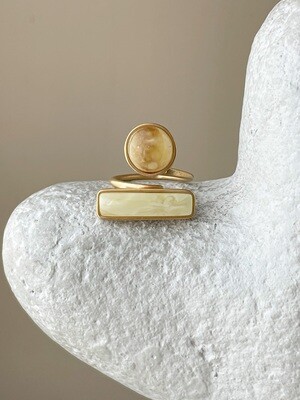 Double ring with honey amber, size 16,5