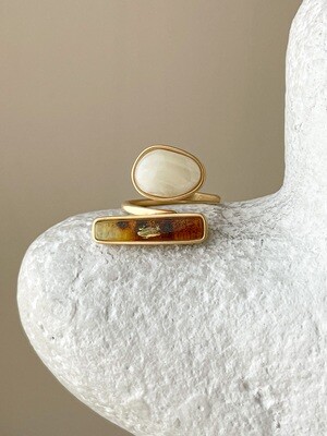 Double ring with honey amber, size 16,5