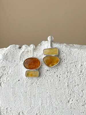 Silver mismatched earrings with amber 4,3g