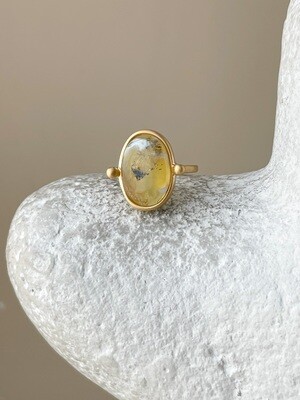 Кольцо в винтажном стиле с медовым янтарем, размер 16