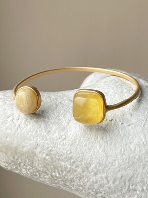 Кафф-браслет с медовым янтарем, размер 16