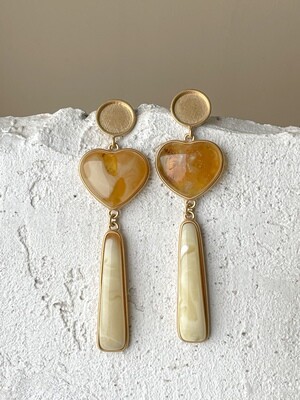 Длинные серьги в форме сердца с медовым янтарем 16,93гр.