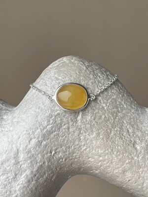 Браслет на цепочке с медовым янтарем, размер 15,5-17,5