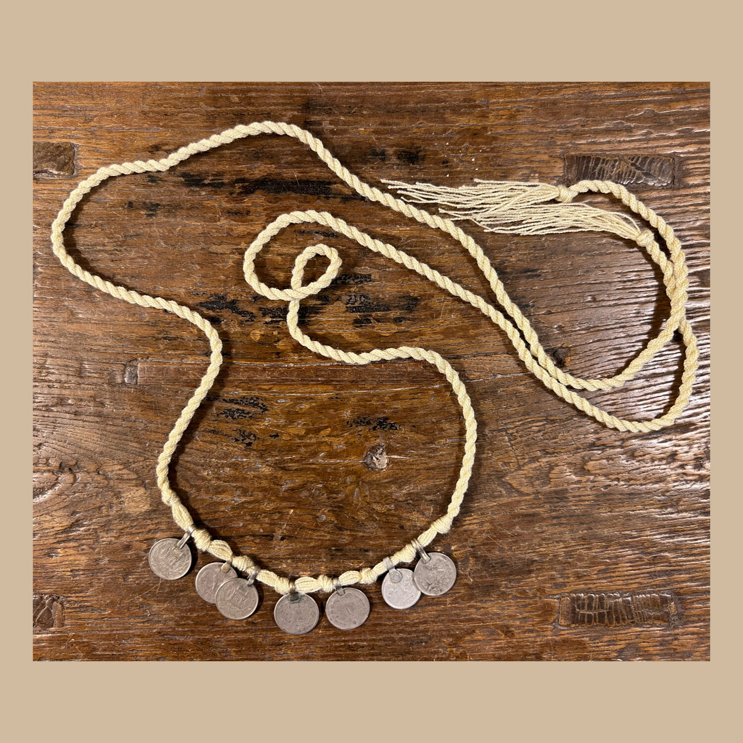 COLLANA MONETE CREMA