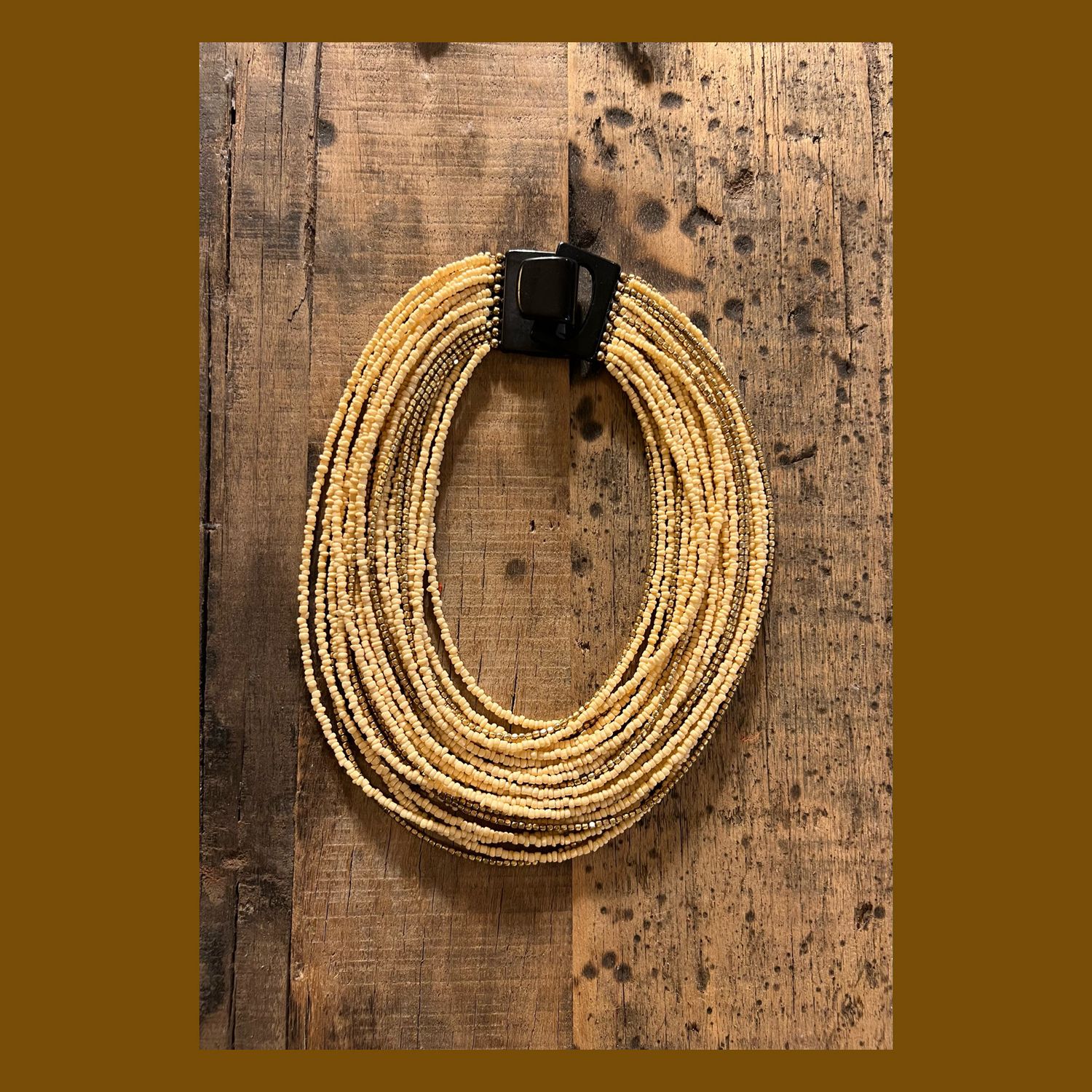 COLLANA MULTIFILO CREMA AND GOLD