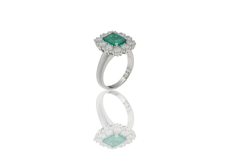 Queen Emerald Ring Queen Emerald Ring