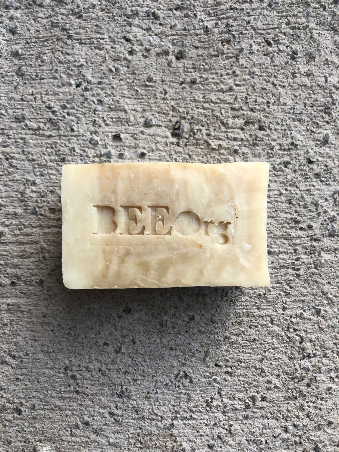 Jabón natural cúrcuma y miel esencia de vainilla Jabón natural cúrcuma y miel esencia de vainilla