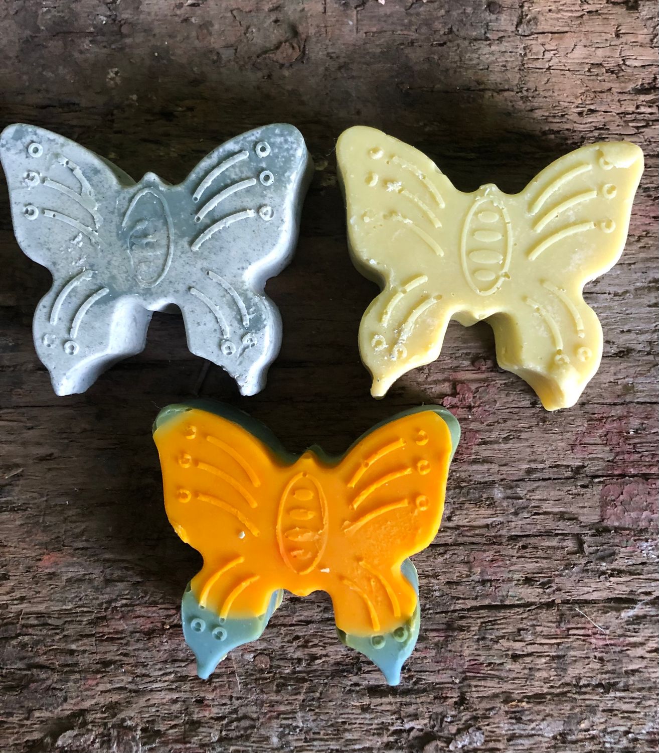 3 jabones mariposa + saquito