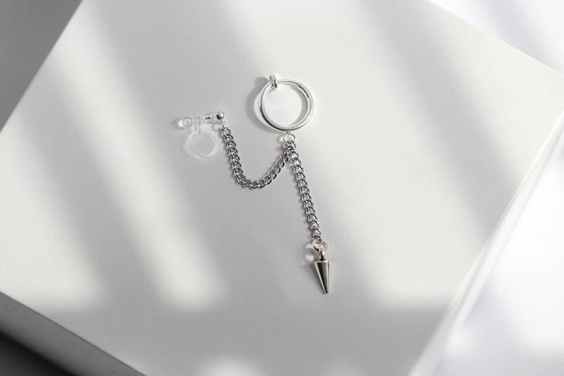 Mini Spike Linked Earring