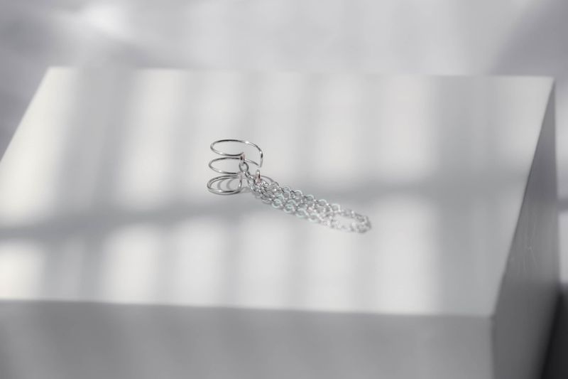 Layered Chain Triple-Band Helix Cuff