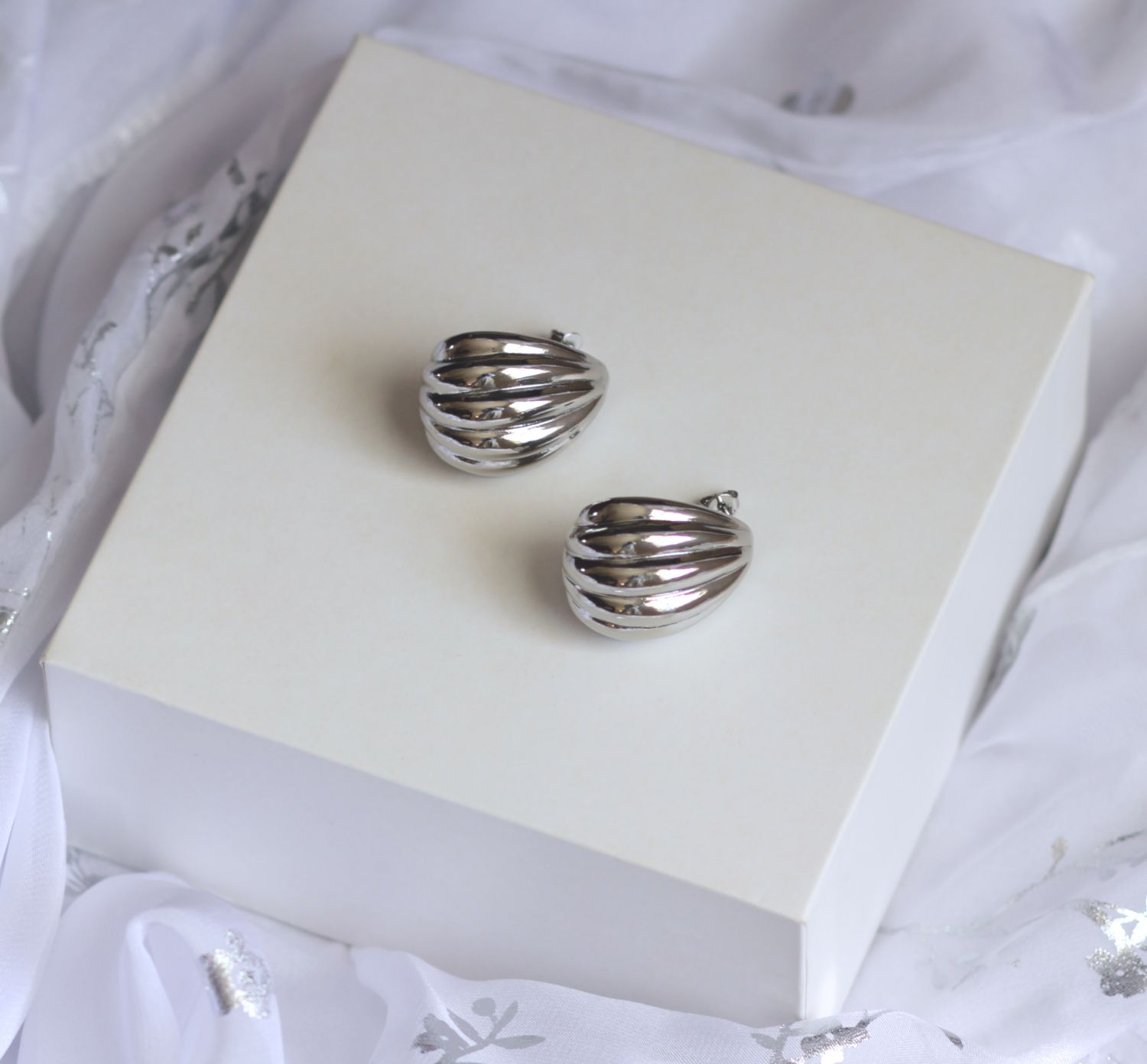 Shell Stud Earrings