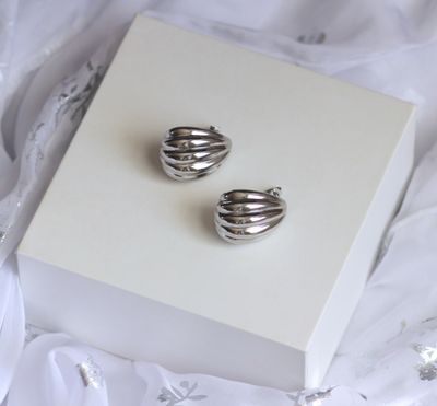 Shell Stud Earrings