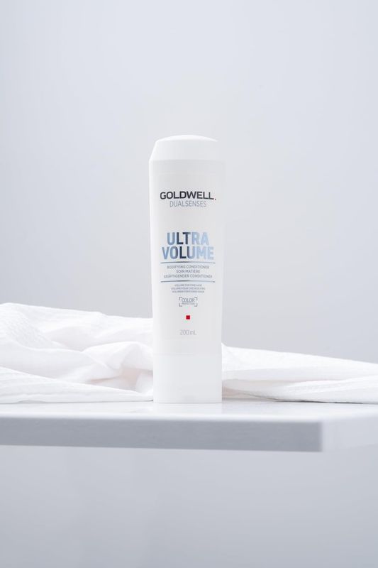 GoldWell Dualsenses Ultra Volume Revitalisant Matière Bodifying 300ml