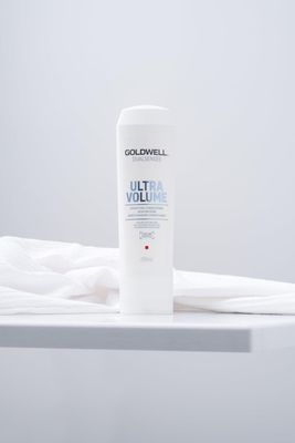 GoldWell Dualsenses Ultra Volume Revitalisant Matière Bodifying 300ml