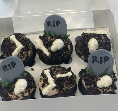 Graveyard Cupcakes