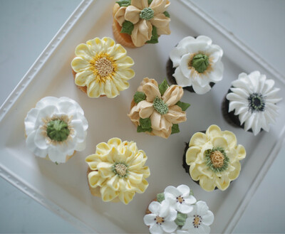 Spring Floral cupcakes