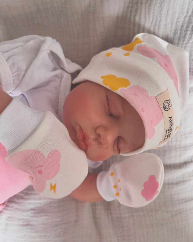 SET Cappellino + guantini + scarpine "CLOUDS"