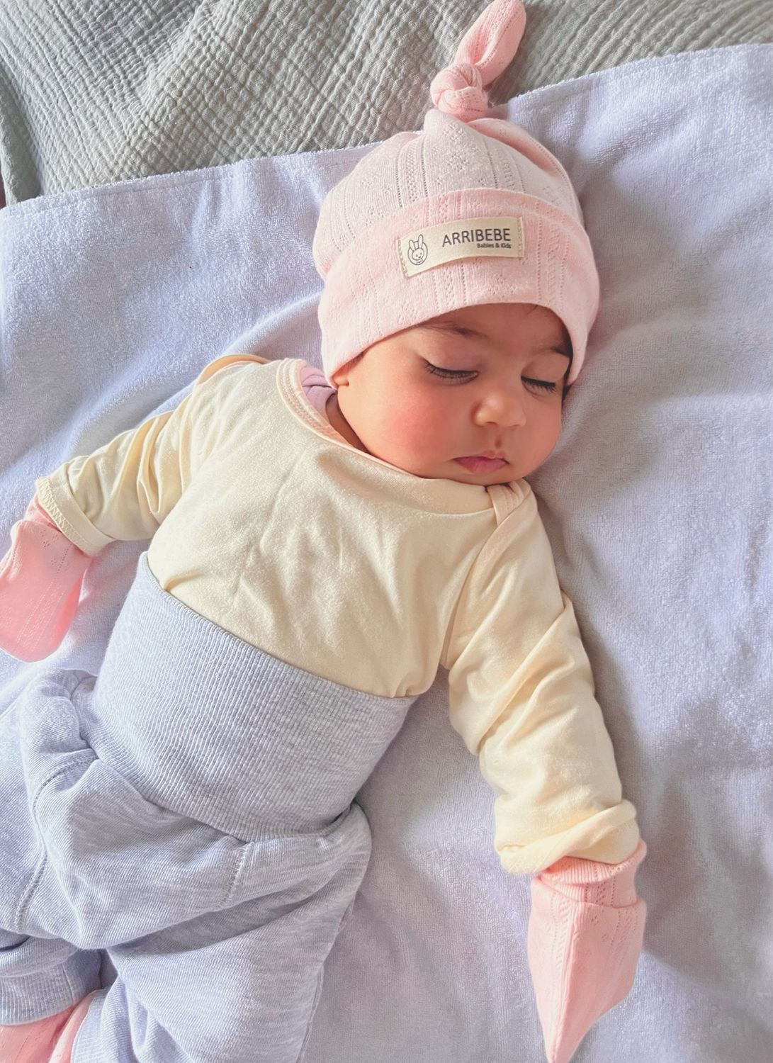 SET Cappellino + guantini + scarpine "KEILLY"