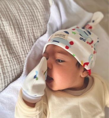 Cappellino con nodo "AEROPLANINI"