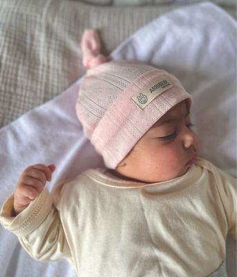 Cappellino con nodo "KEILLY"