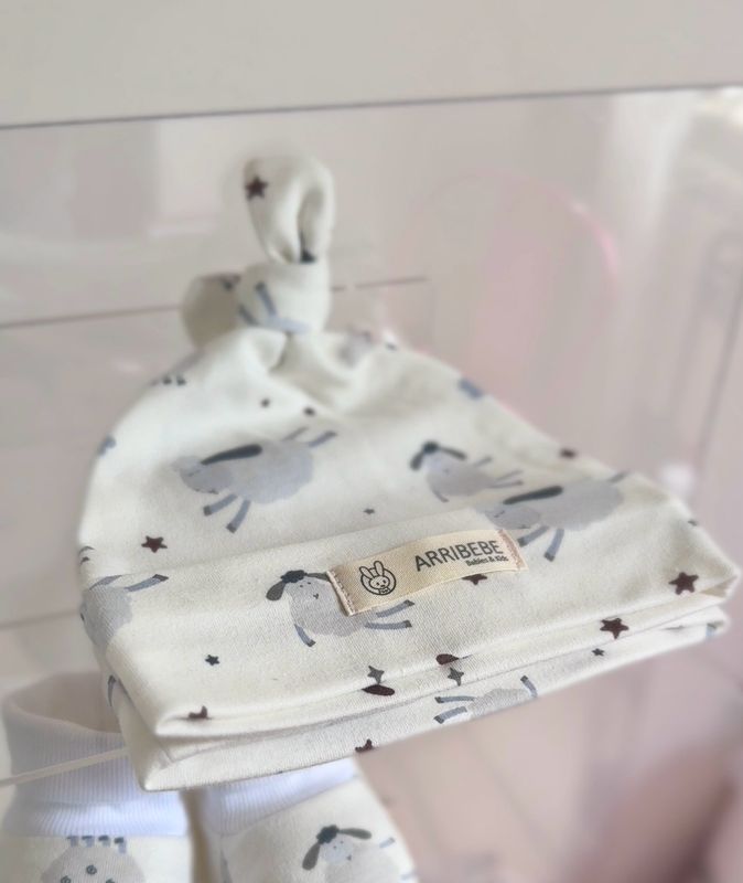 Cappellino con nodo "SWEET DREAMS"