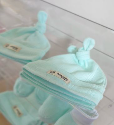 SET Cappellino + scarpine + guantini "MINT"