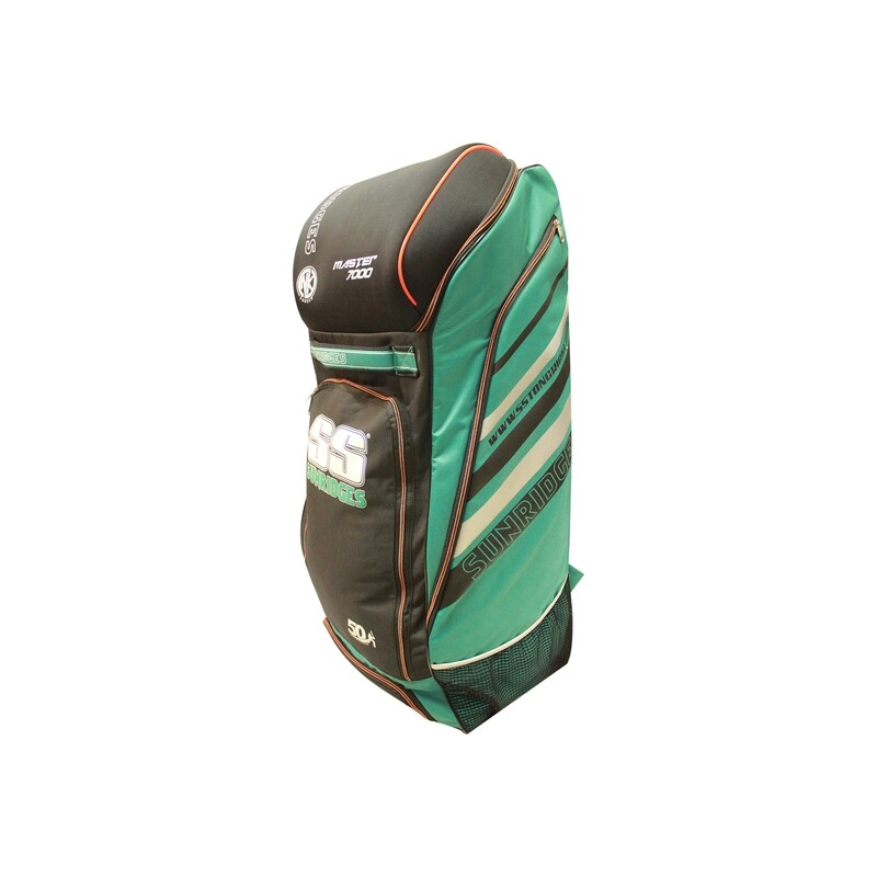 SS Master 7000 Duffle bag with wheels