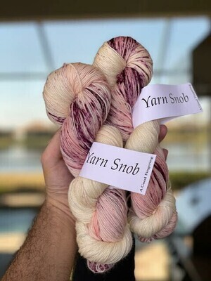 Keith's Orchid SHOWSTOPPER - Power Ball Worsted 500 Grams